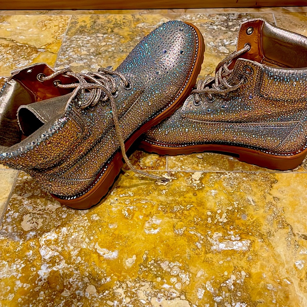 Bring on the bubbly Champagne colored boots size 10 NWT